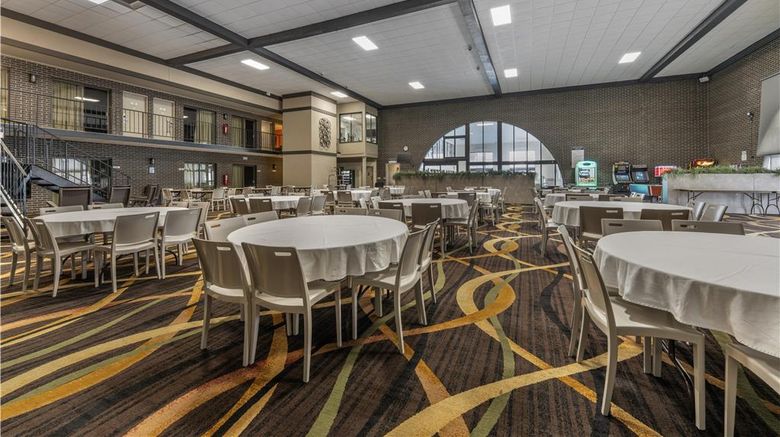 <b>Best Western Angus Inn Lobby</b>. Images powered by <a href="https://iceportal.shijigroup.com/" title="IcePortal" target="_blank">IcePortal</a>.