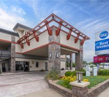 Best Western Angus Inn Exterior