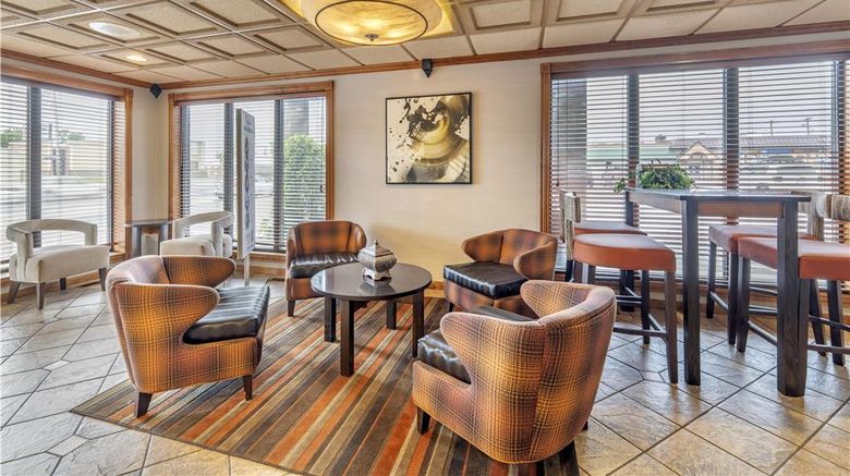 <b>Best Western Angus Inn Lobby</b>. Images powered by <a href="https://iceportal.shijigroup.com/" title="IcePortal" target="_blank">IcePortal</a>.