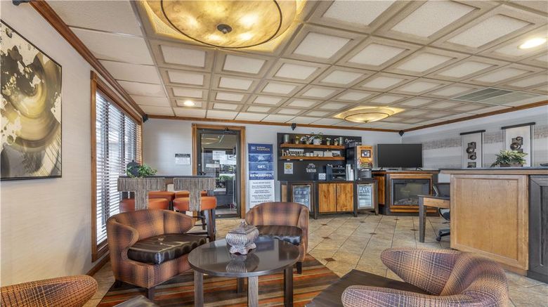 <b>Best Western Angus Inn Lobby</b>. Images powered by <a href="https://iceportal.shijigroup.com/" title="IcePortal" target="_blank">IcePortal</a>.