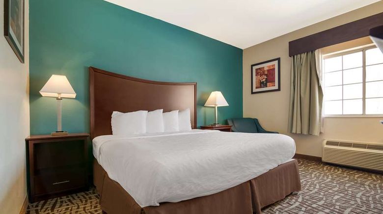 <b>SureStay Plus Hotel by BW Topeka NW Room</b>. Images powered by <a href="https://iceportal.shijigroup.com/" title="IcePortal" target="_blank">IcePortal</a>.