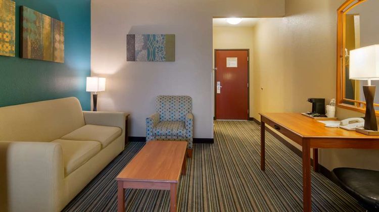 Best Western Governors Inn & Suites Room