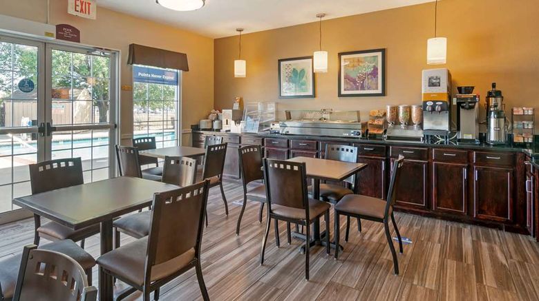 <b>Best Western Governors Inn & Suites Restaurant</b>. Images powered by <a href="https://iceportal.shijigroup.com/" title="IcePortal" target="_blank">IcePortal</a>.