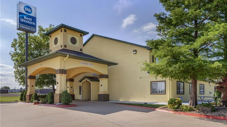 <b>Best Western Parsons Inn Exterior</b>. Images powered by <a href="https://iceportal.shijigroup.com/" title="IcePortal" target="_blank">IcePortal</a>.