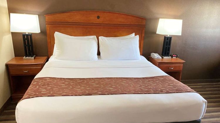 Best Western Manhattan Inn Room