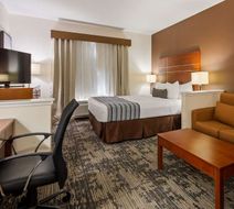 Best Western Plus Wakeeney Inn & Suites Room