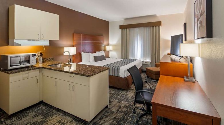 <b>Best Western Plus Wakeeney Inn & Suites Suite</b>. Images powered by <a href="https://iceportal.shijigroup.com/" title="IcePortal" target="_blank">IcePortal</a>.