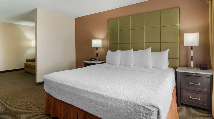 Best Western Plus Country Inn & Suites Room