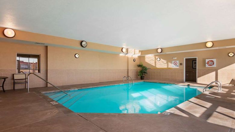<b>Best Western Plus Butterfield Inn Pool</b>. Images powered by <a href="https://iceportal.shijigroup.com/" title="IcePortal" target="_blank">IcePortal</a>.