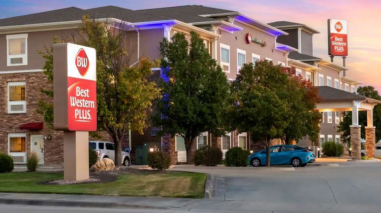 Best Western Plus Butterfield Inn Exterior