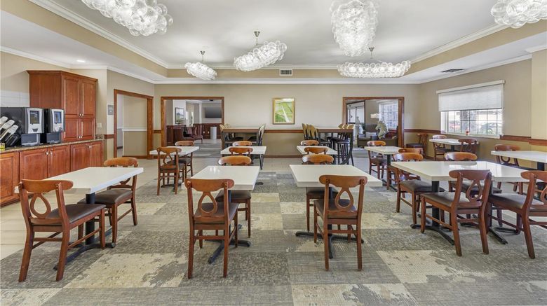 <b>Best Western Plus Butterfield Inn Restaurant</b>. Images powered by <a href="https://iceportal.shijigroup.com/" title="IcePortal" target="_blank">IcePortal</a>.