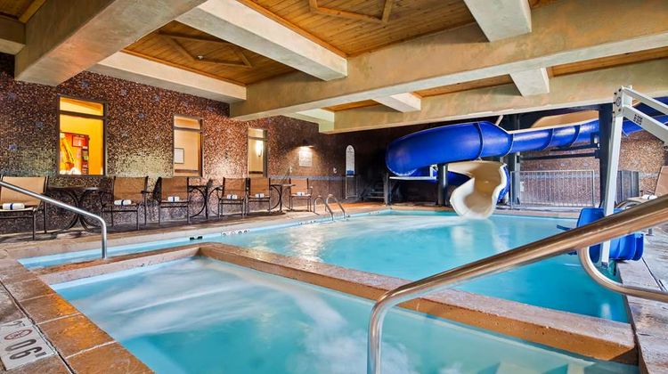 Best Western Premier KC Speedway Inn Pool
