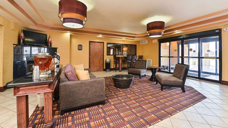 <b>Best Western Plus Midwest Inn & Suites Lobby</b>. Images powered by <a href="https://iceportal.shijigroup.com/" title="IcePortal" target="_blank">IcePortal</a>.