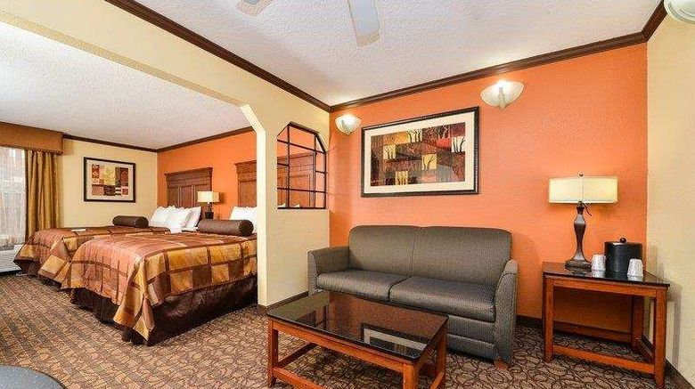 <b>Best Western Plus Midwest Inn & Suites Suite</b>. Images powered by <a href="https://iceportal.shijigroup.com/" title="IcePortal" target="_blank">IcePortal</a>.