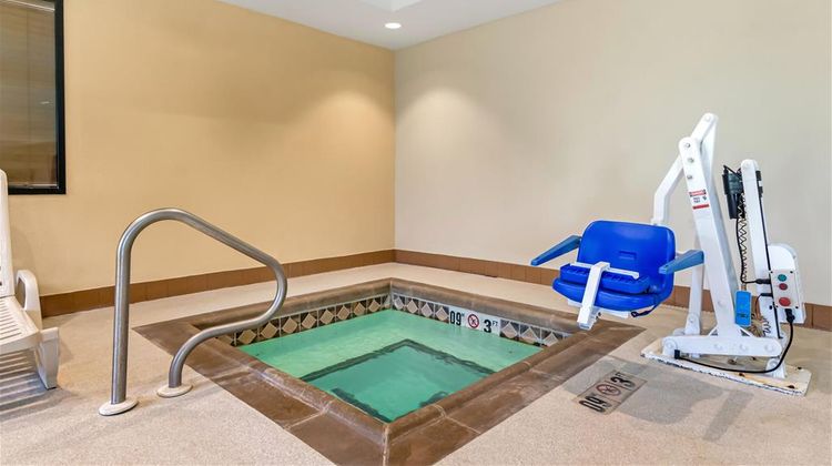 Best Western Plus Hiawatha Hotel Pool