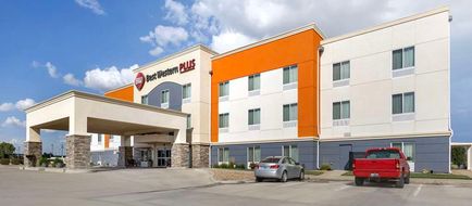 Best Western Plus Pratt Exterior