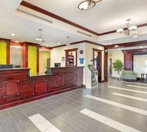 Best Western Plus Pratt Lobby