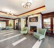 Best Western Plus Pratt Lobby