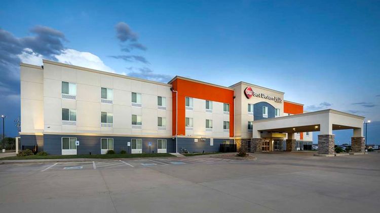Best Western Plus Pratt Exterior