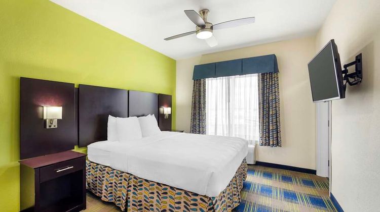 Best Western Plus Pratt Room
