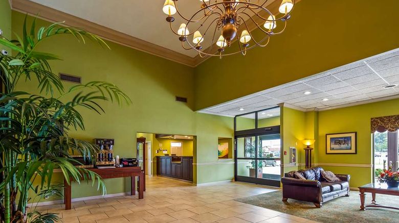 <b>Best Western Shepherdsville Lobby</b>. Images powered by <a href="https://iceportal.shijigroup.com/" title="IcePortal" target="_blank">IcePortal</a>.