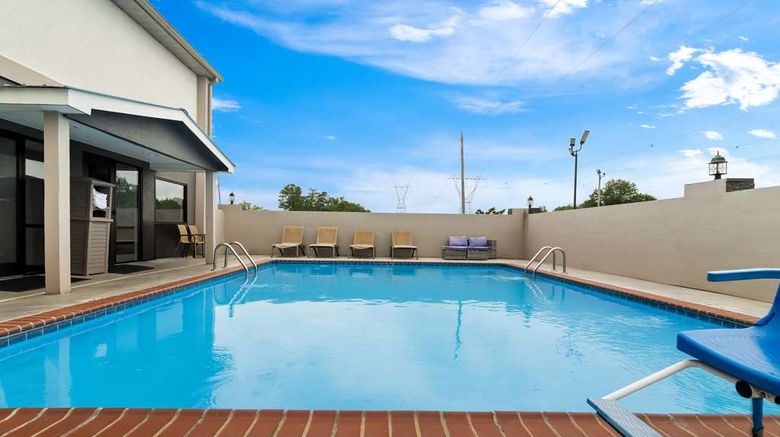 <b>Best Western Paducah Inn Pool</b>. Images powered by <a href="https://iceportal.shijigroup.com/" title="IcePortal" target="_blank">IcePortal</a>.