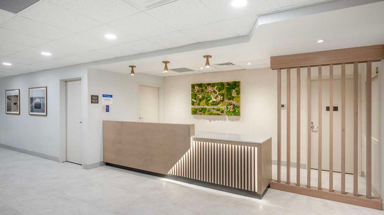 <b>Best Western River Cities Lobby</b>. Images powered by <a href="https://iceportal.shijigroup.com/" title="IcePortal" target="_blank">IcePortal</a>.
