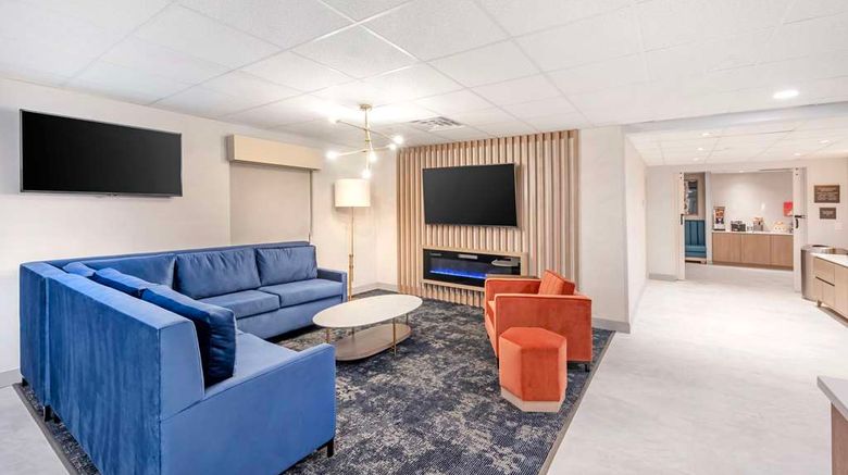 <b>Best Western River Cities Lobby</b>. Images powered by <a href="https://iceportal.shijigroup.com/" title="IcePortal" target="_blank">IcePortal</a>.