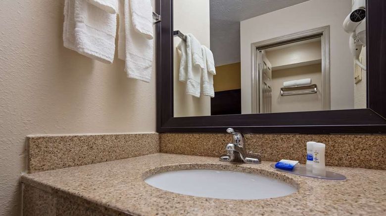 <b>Best Western Paris Inn Room</b>. Images powered by <a href="https://iceportal.shijigroup.com/" title="IcePortal" target="_blank">IcePortal</a>.