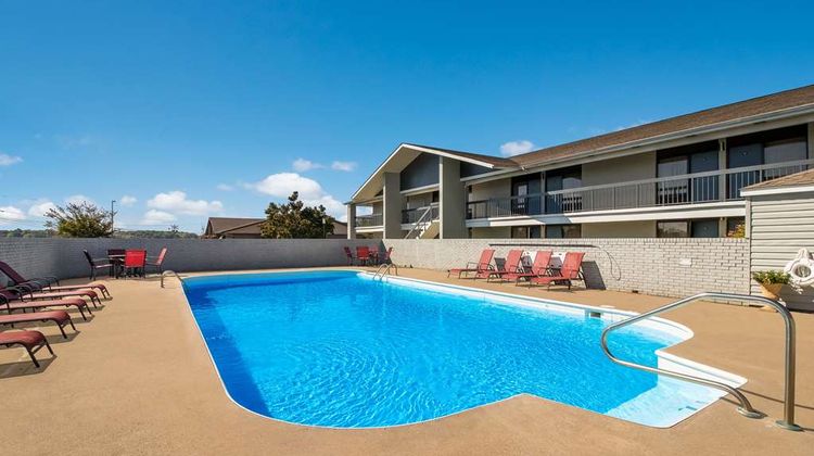 Best Western University Inn Pool