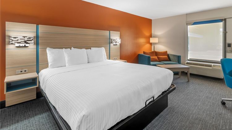 Best Western University Inn Room