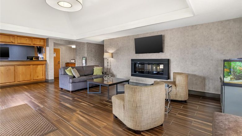 <b>Best Western University Inn Lobby</b>. Images powered by <a href="https://iceportal.shijigroup.com/" title="IcePortal" target="_blank">IcePortal</a>.