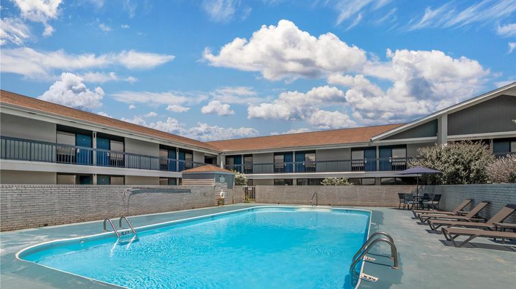Best Western University Inn Pool
