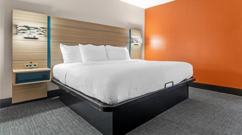 <b>Best Western University Inn Room</b>. Images powered by <a href="https://iceportal.shijigroup.com/" title="IcePortal" target="_blank">IcePortal</a>.