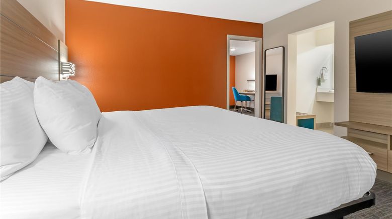 <b>Best Western University Inn Room</b>. Images powered by <a href="https://iceportal.shijigroup.com/" title="IcePortal" target="_blank">IcePortal</a>.