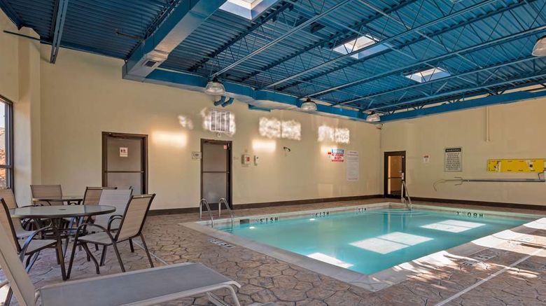 <b>Best Western Louisville East Pool</b>. Images powered by <a href="https://iceportal.shijigroup.com/" title="IcePortal" target="_blank">IcePortal</a>.