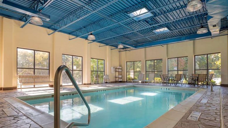 <b>Best Western Louisville East Pool</b>. Images powered by <a href="https://iceportal.shijigroup.com/" title="IcePortal" target="_blank">IcePortal</a>.