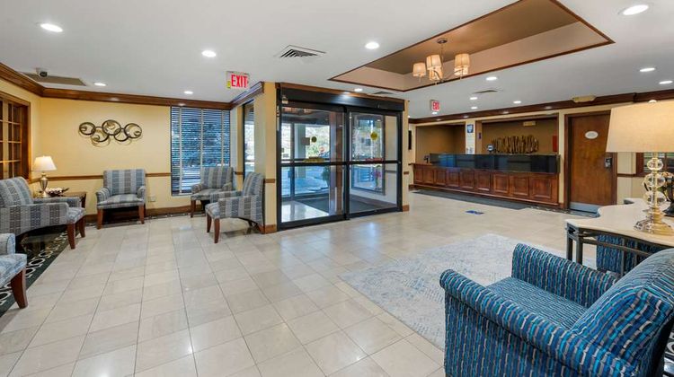 Best Western Louisville East Lobby