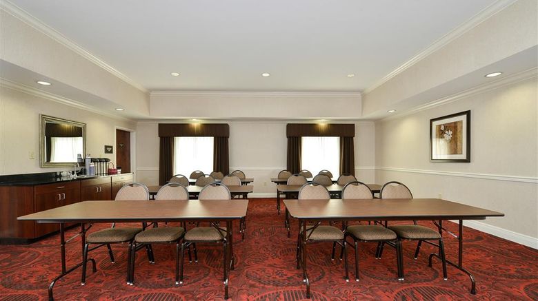 <b>Best Western Plus Louisa Meeting</b>. Images powered by <a href="https://iceportal.shijigroup.com/" title="IcePortal" target="_blank">IcePortal</a>.