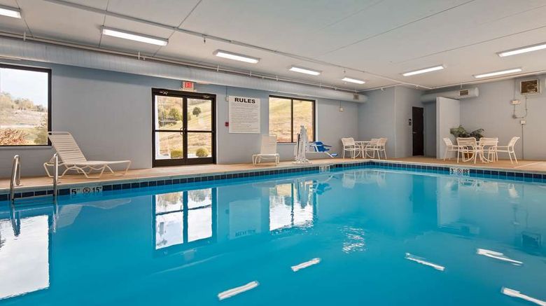 <b>Best Western Plus Louisa Pool</b>. Images powered by <a href="https://iceportal.shijigroup.com/" title="IcePortal" target="_blank">IcePortal</a>.