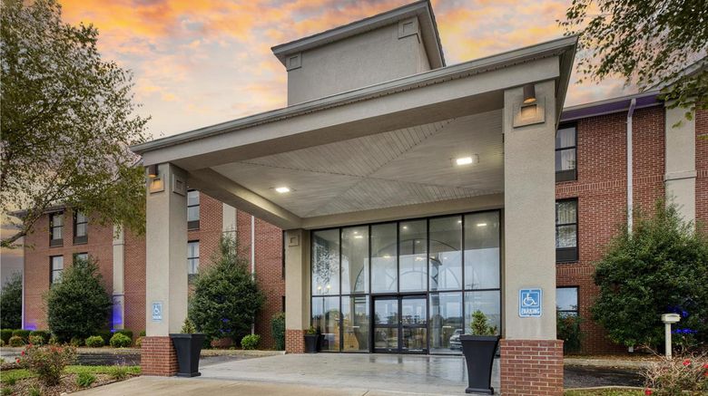 Best Western Lake Cumberland Inn Exterior. Images powered by <a href="https://iceportal.shijigroup.com" target="_blank" rel="noopener">Ice Portal</a>.