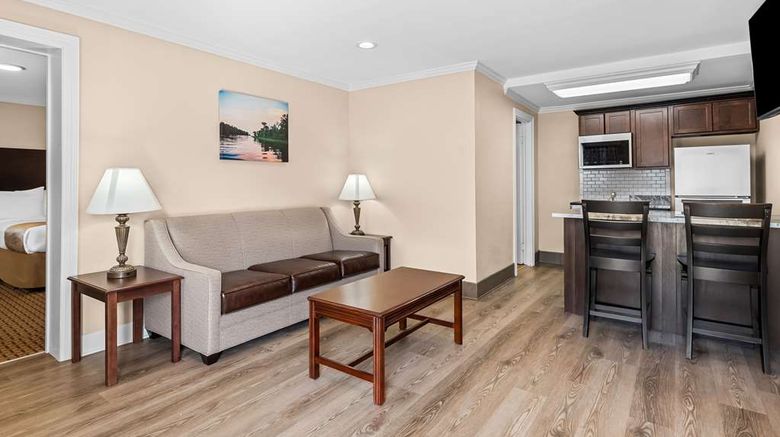<b>Best Western Forest Inn Suite</b>. Images powered by <a href="https://iceportal.shijigroup.com/" title="IcePortal" target="_blank">IcePortal</a>.