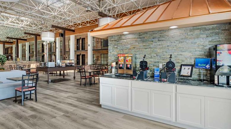 <b>Best Western Inn Suites & Conference Ctr Restaurant</b>. Images powered by <a href="https://iceportal.shijigroup.com/" title="IcePortal" target="_blank">IcePortal</a>.