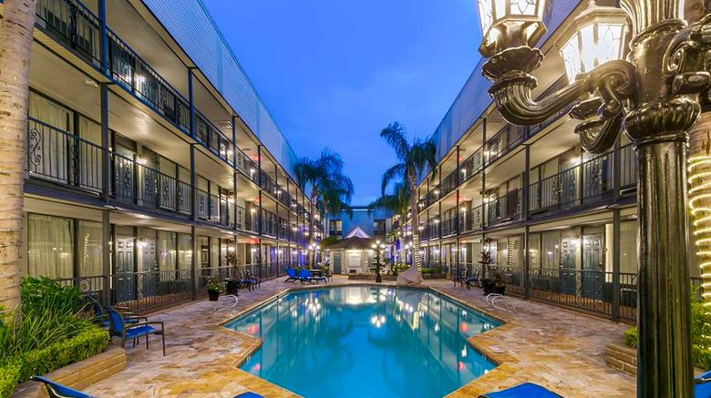 <b>Best Western Plus Westbank Pool</b>. Images powered by <a href="https://iceportal.shijigroup.com/" title="IcePortal" target="_blank">IcePortal</a>.