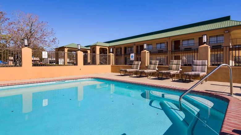 <b>Best Western Eunice Pool</b>. Images powered by <a href="https://iceportal.shijigroup.com/" title="IcePortal" target="_blank">IcePortal</a>.