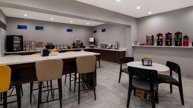 <b>Best Western La Place Inn Restaurant</b>. Images powered by <a href="https://iceportal.shijigroup.com/" title="IcePortal" target="_blank">IcePortal</a>.
