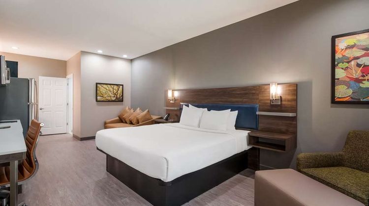 Best Western La Place Inn Room