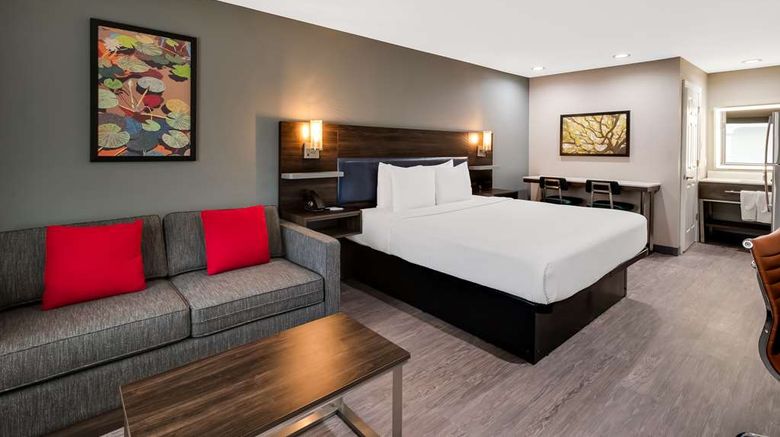 <b>Best Western La Place Inn Room</b>. Images powered by <a href="https://iceportal.shijigroup.com/" title="IcePortal" target="_blank">IcePortal</a>.