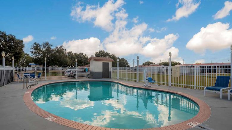 <b>Best Western Ville Platte Pool</b>. Images powered by <a href="https://iceportal.shijigroup.com/" title="IcePortal" target="_blank">IcePortal</a>.
