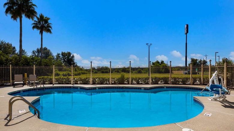 <b>Best Western Plus Houma Inn Pool</b>. Images powered by <a href="https://iceportal.shijigroup.com/" title="IcePortal" target="_blank">IcePortal</a>.